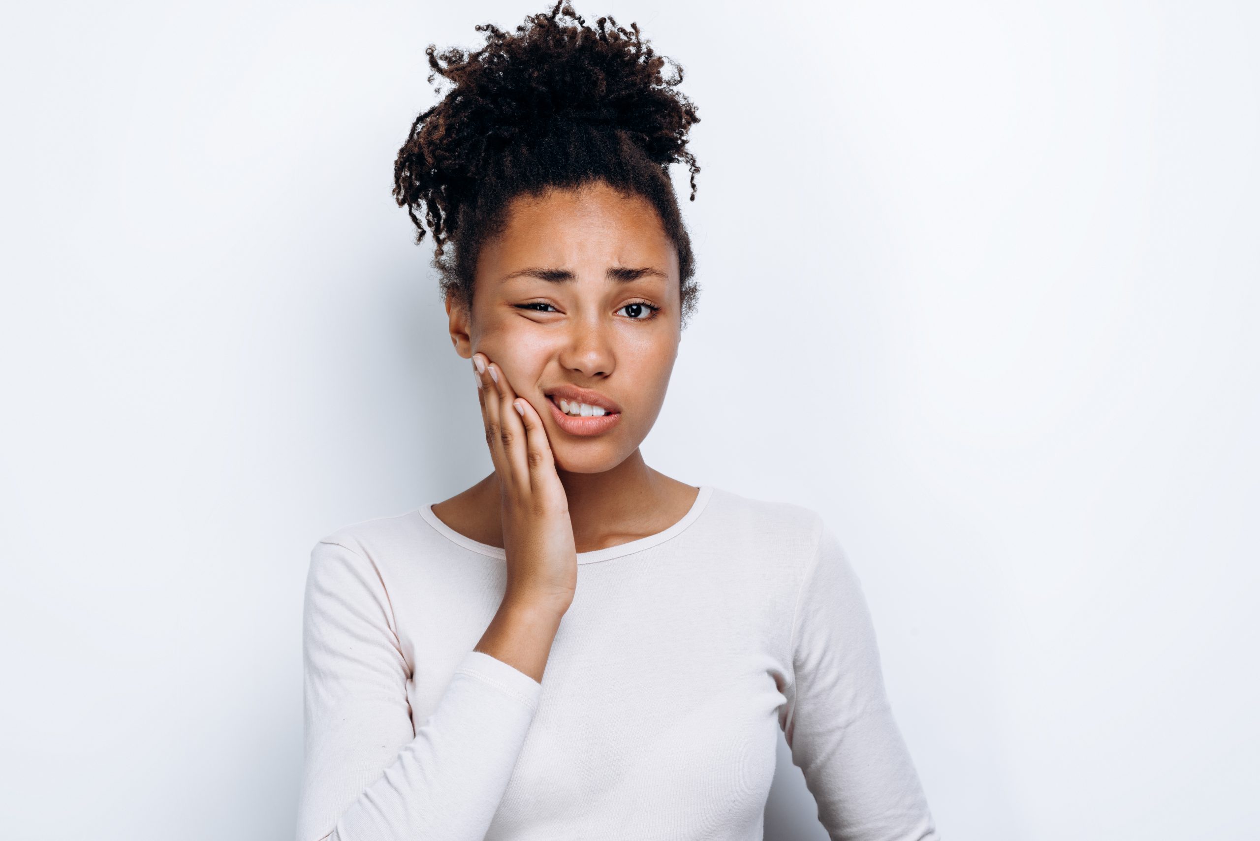 Navigating the Warning Signs: Early Markers of Dental Trouble